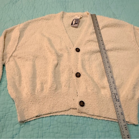 New with tags! Women's Cream Cardigan Sweater Size Medium - Picture 6 of 12